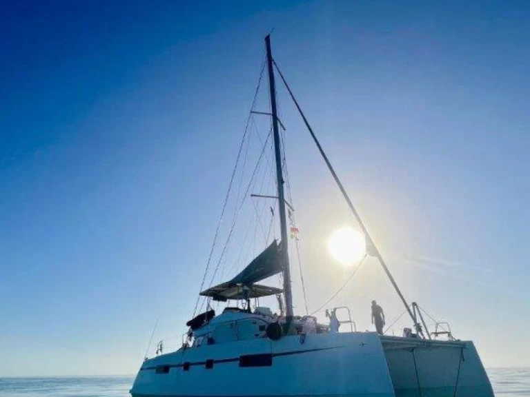 Catamaran à louer à Gouviá au meilleur prix