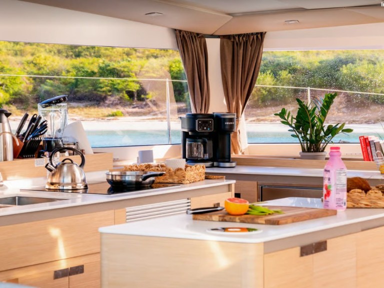 Location à Cogolin - Fountaine Pajot FP 51 sur SamBoat