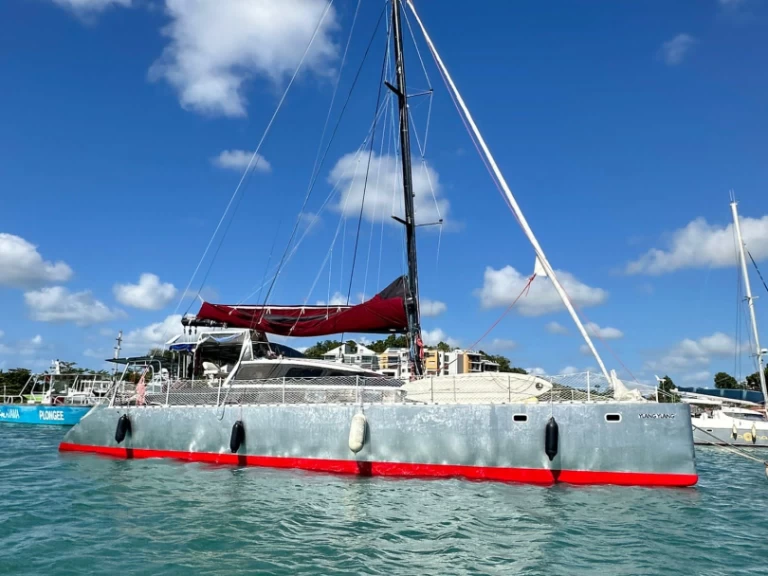 Location à Pointe-à-Pitre - Lazzi 47 Plan Caroff Lazzi 47 sur SamBoat