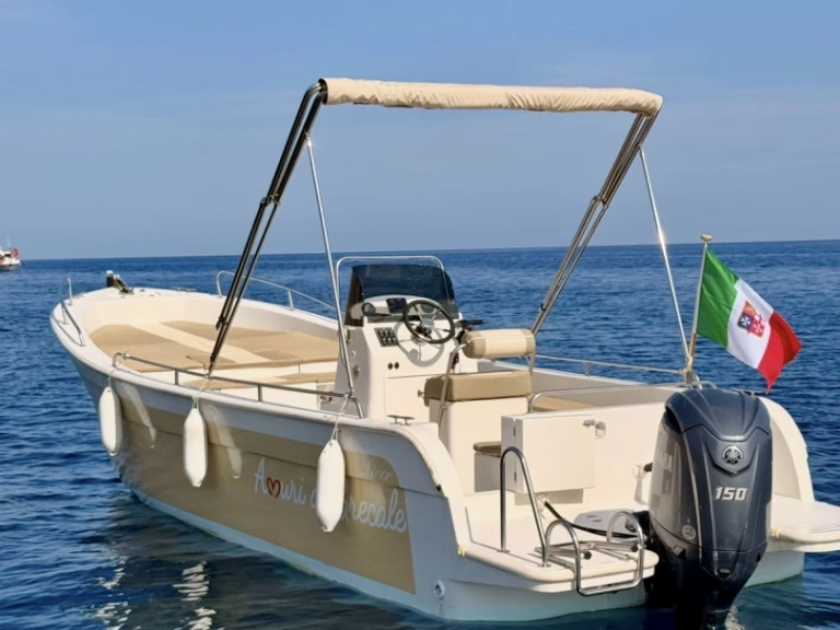 Bateau à moteur à louer à Castellammare del Golfo au meilleur prix