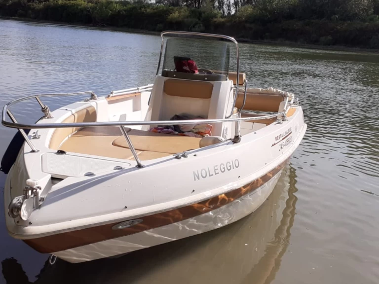 yacht & co voyage 18 a louer à Venise