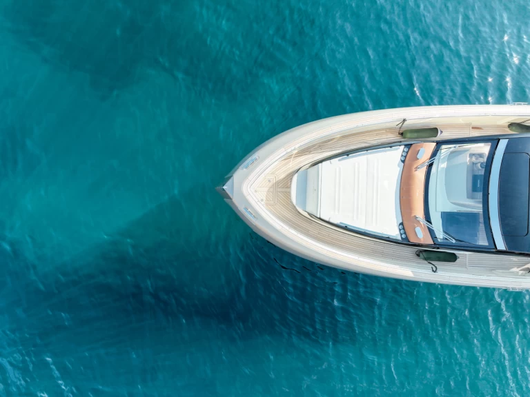 Bateau à moteur à louer à Port Pierre Canto au meilleur prix