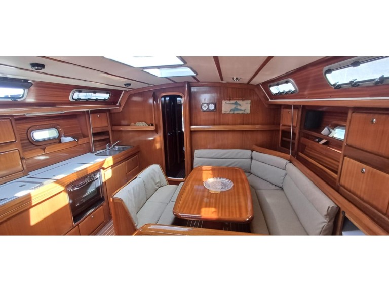 Louez un Bavaria Bavaria 42 à Lefkáda