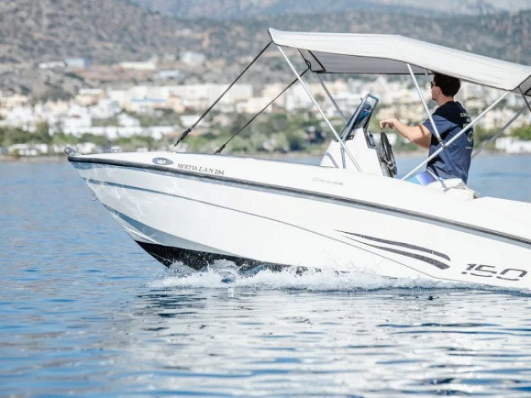 Bateau à moteur à louer à Agios Nikolaos au meilleur prix