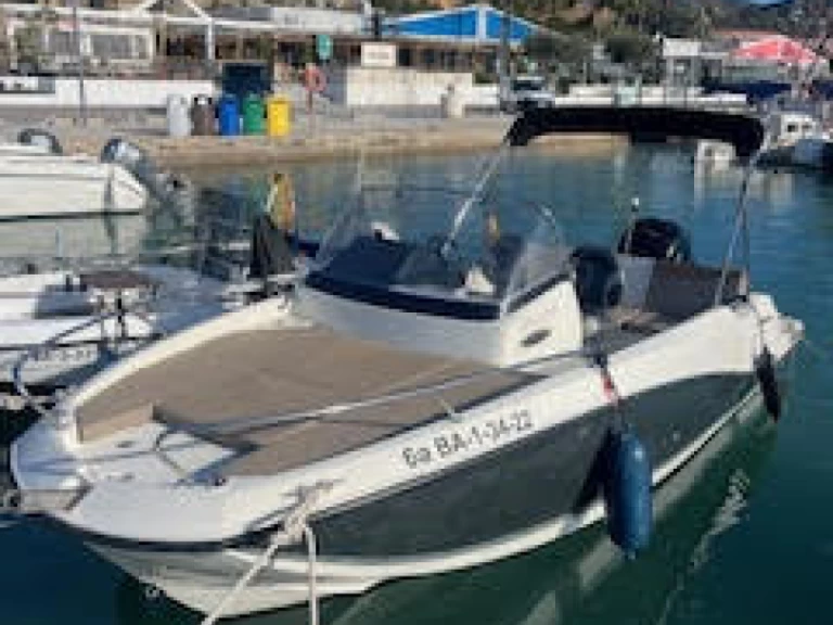 Location bateau Quicksilver Activ 605 Sundeck à Castelldefels sur Samboat