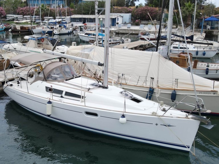 Louez un Jeanneau Sun Odyssey 36i à Lávrio