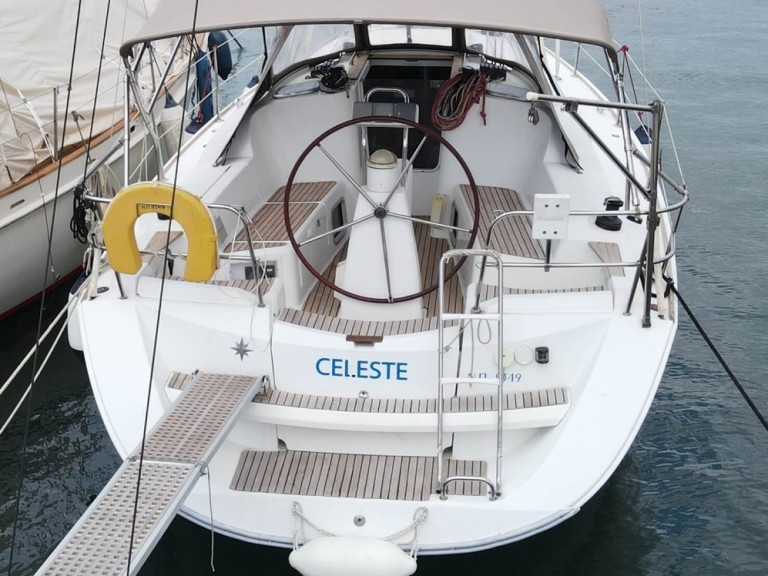 Location bateau Lávrio pas cher Sun Odyssey 36i
