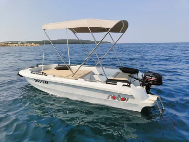 Motorboat to hire Rovinj at the best price