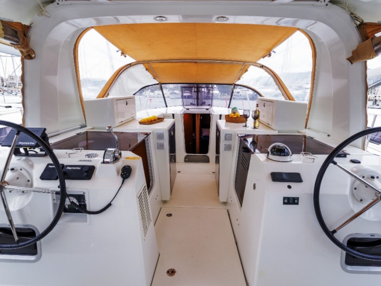 Jeanneau Sun Loft 47 a louer à Néa Péramos