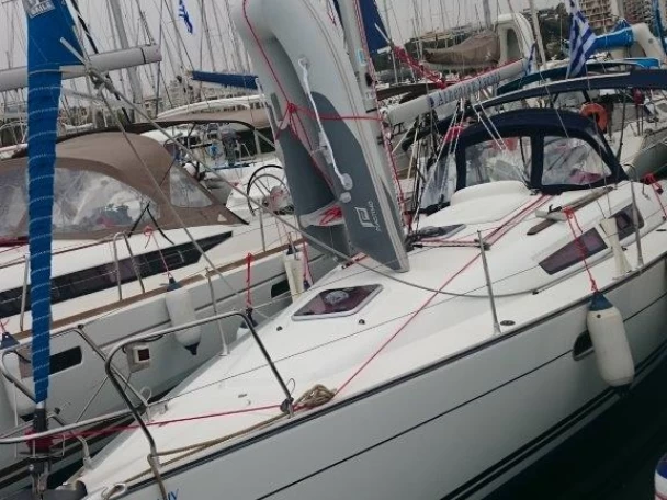 Location bateau Lávrio pas cher Sun Odyssey 32i