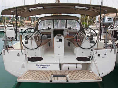 Boat rental Jeanneau Sun Odyssey 410 in Préveza on Samboat