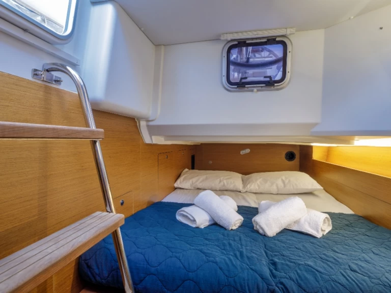 Location bateau Jeanneau Sun Loft 47 à Néa Péramos sur Samboat