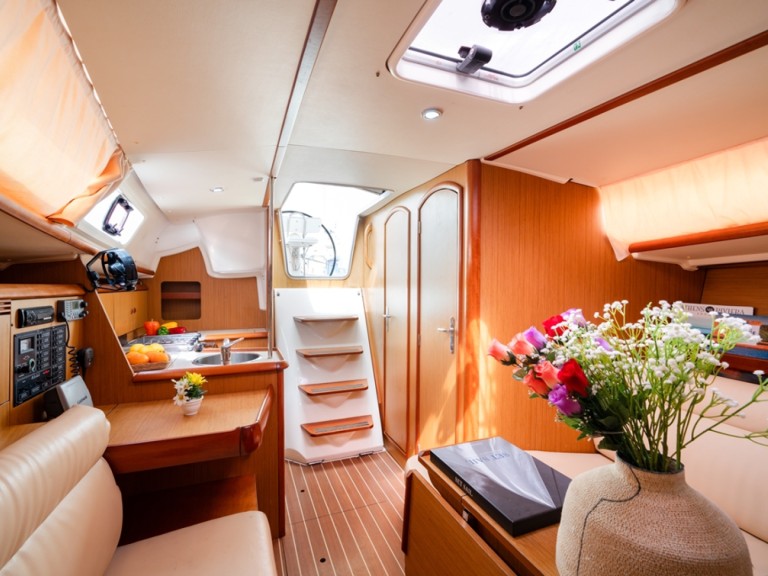 Louez un Jeanneau Sun Odyssey 32i à Lávrio