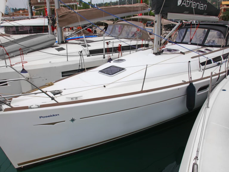 Location bateau Jeanneau Sun Odyssey 42i à Benítses sur Samboat