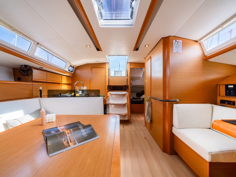 Voilier à louer à Lávrio au meilleur prix