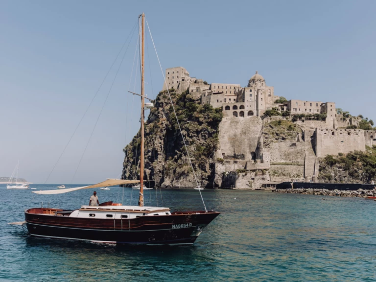 Voilier à louer à Forio au meilleur prix