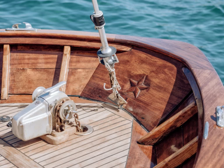 Louez un Di Pinto Sparviero à Forio