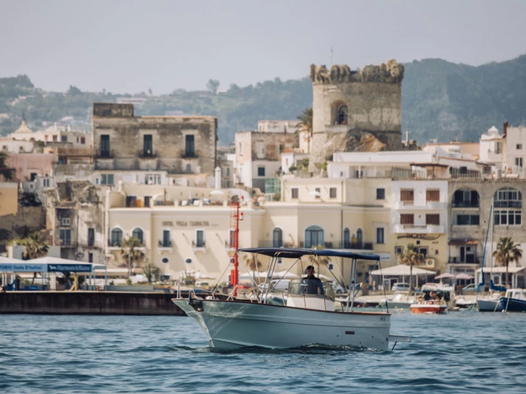 Location bateau Forio pas cher Gozzo 780