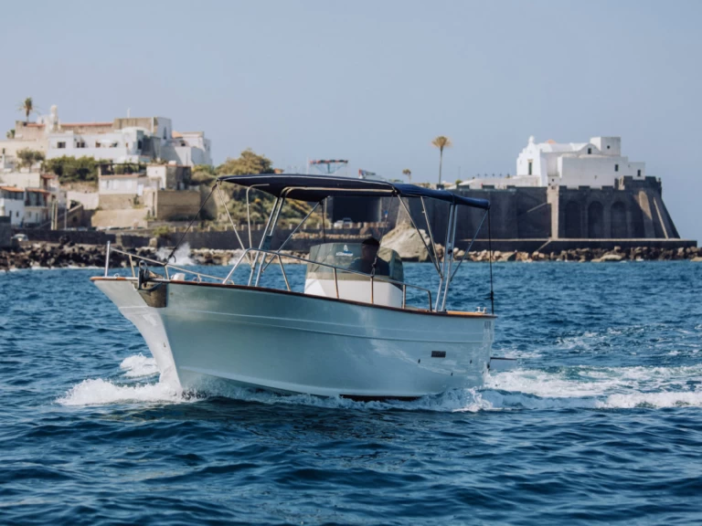 Location Bateau à moteur à Forio - O.P Nautica Gozzo 780