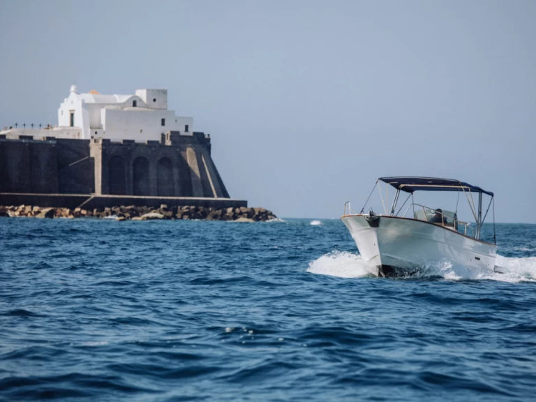 Location Bateau à moteur O.P Nautica avec permis