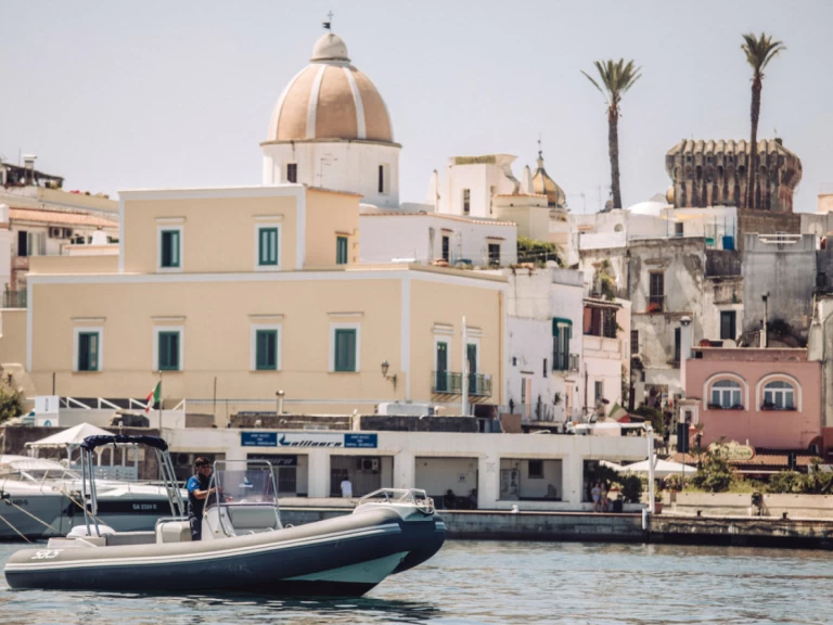 Location Semi-rigide à Forio - Sacs 750