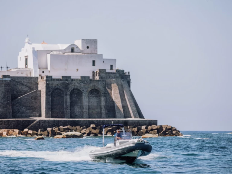 Location bateau Sacs 750 à Forio sur Samboat