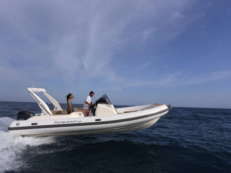 Location à Port de Saint-Cyprien Méditerranée - Capelli Tempest 800 Sun sur SamBoat