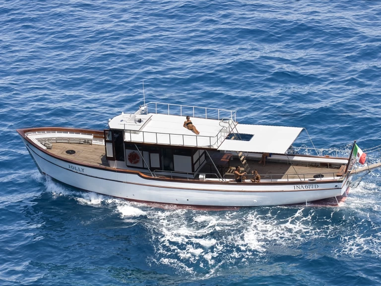 Location bateau Ischia pas cher Benetti MS 20