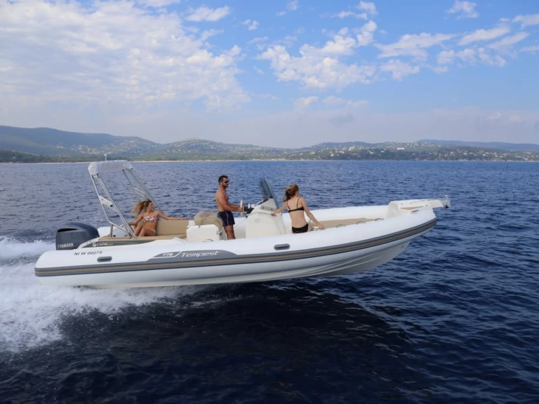 Location Semi-rigide à Port de Saint-Cyprien Méditerranée - Capelli Tempest 775