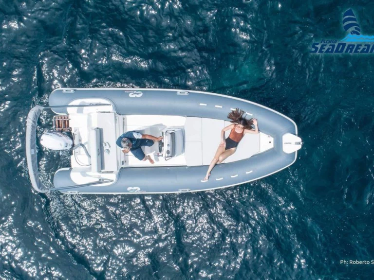 Semi-rigide à louer à Forio au meilleur prix