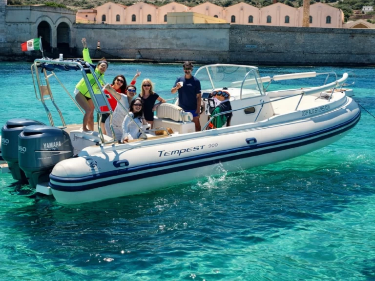 Louez un Capelli Tempest 900 WA à Trapani