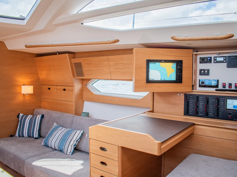 Louez un X-Yachts Xc47 à Olympic Marine