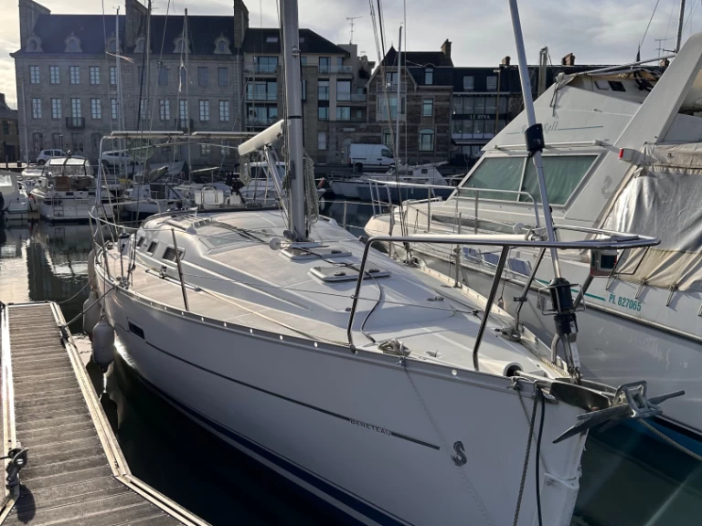 Location bateau Bénéteau Oceanis 323 Clipper à France sur Samboat