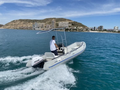 Vermietung Schlauchboot Valiant mit Führerschein