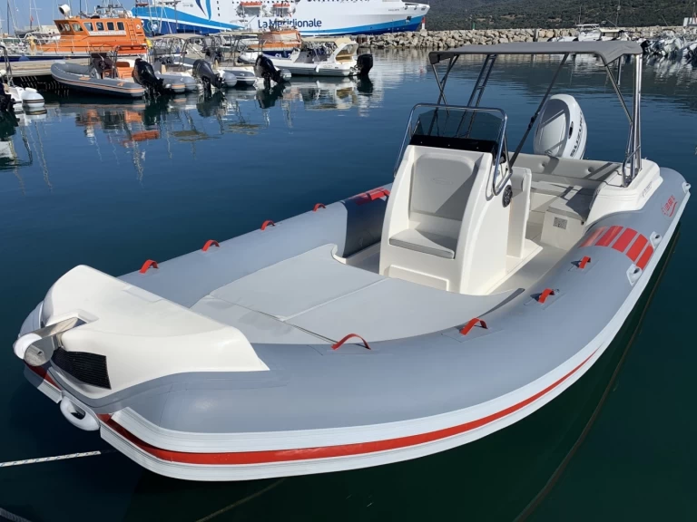 Location bateau Propriano pas cher Nautica Led 680