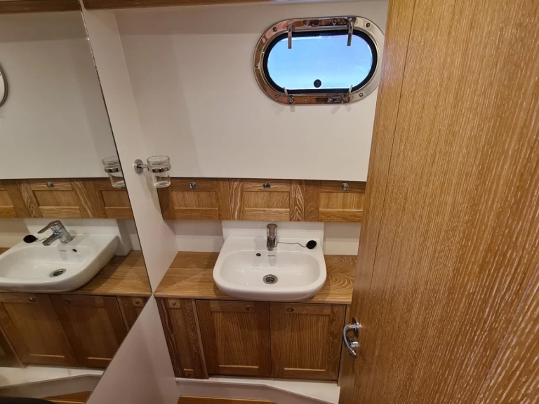 Location à Hyères - sasga MENORQUIN 34 HT 34 sur SamBoat