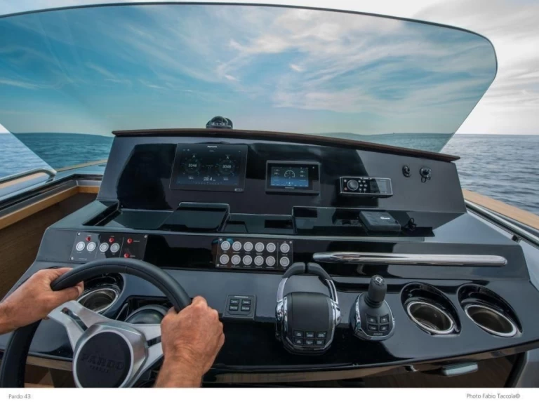 Location à Hyères - Cantiere Del Pardo PARDO sur SamBoat