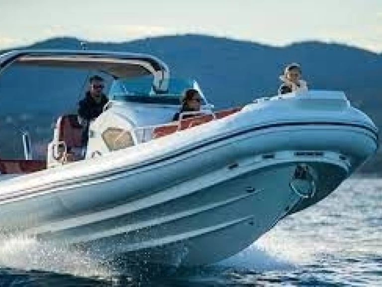 ZODIAC MILPRO MEDLINE 9 NEO a louer à Hyères