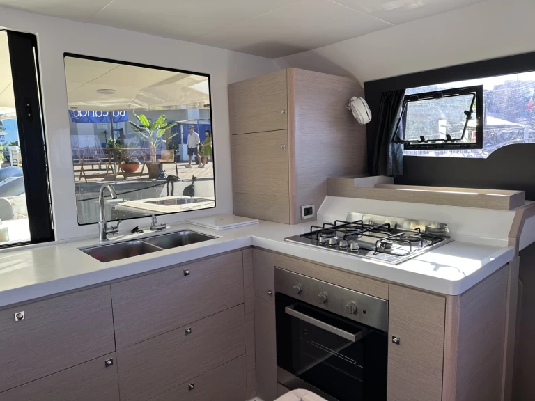 Dufour Dufour 48 Cat[G] a louer à Furnari