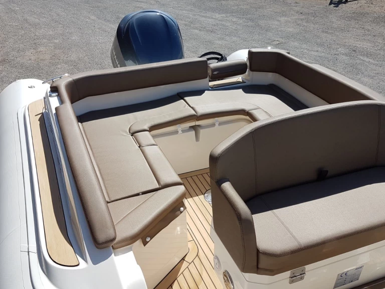 Location bateau Joker Boat Clubman 24 à Hyères sur Samboat