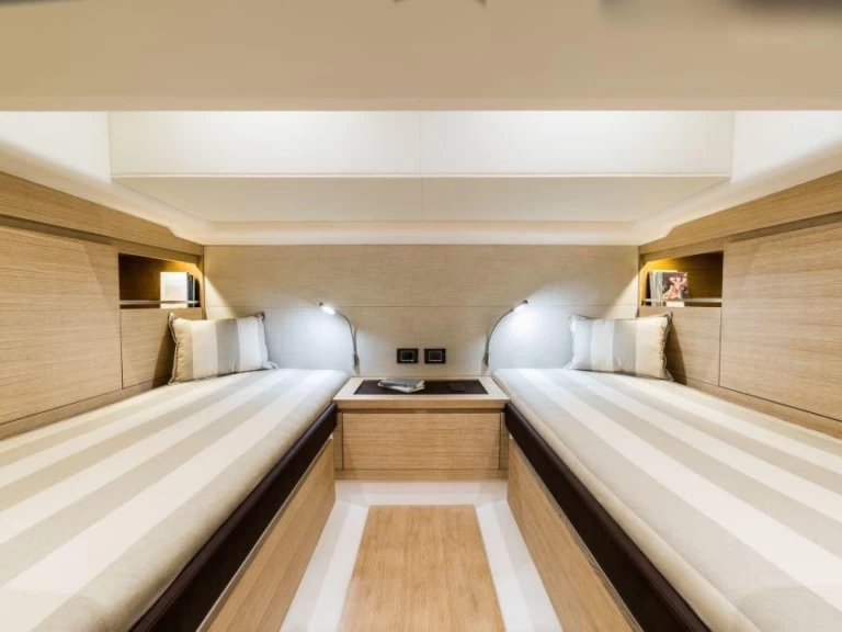 Bateau à moteur à louer à Hyères au meilleur prix