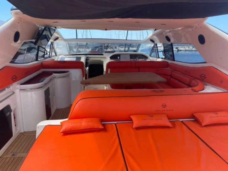 Location bateau Saint-Tropez pas cher Predator 63