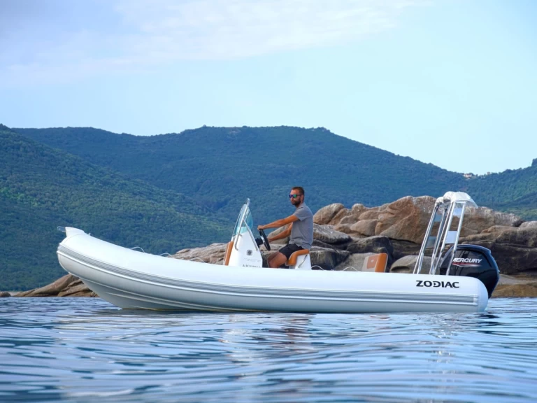 Zodiac Medline 580 a louer à Propriano