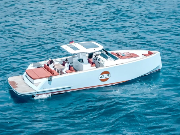 Location Bateau à moteur à Porto-Vecchio - Pardo Yachts Pardo 43