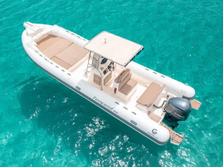 Location bateau Poltu Quatu pas cher Capelli 900 Sun 250 HP