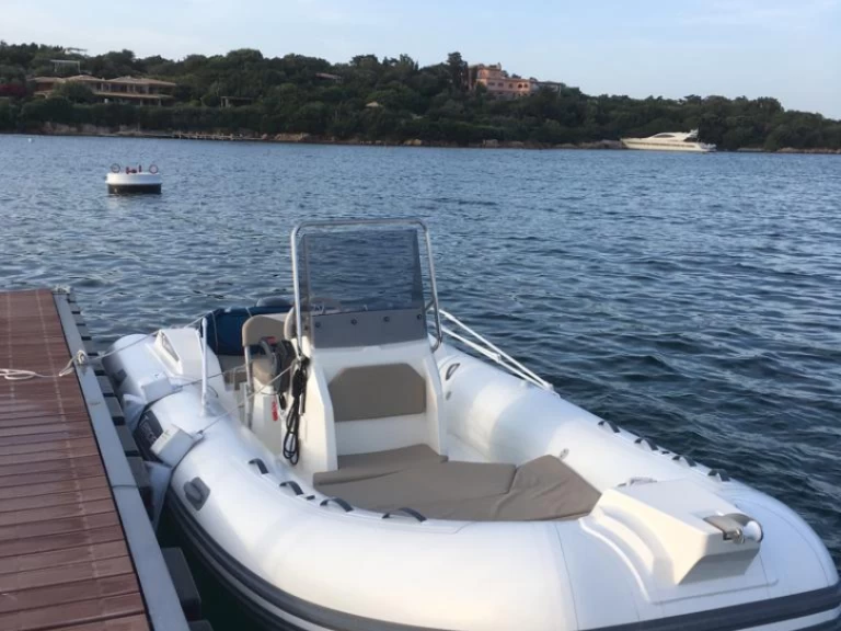 Location Bateau à moteur à Porto Cervo - Capelli Tempest 570 40 HP
