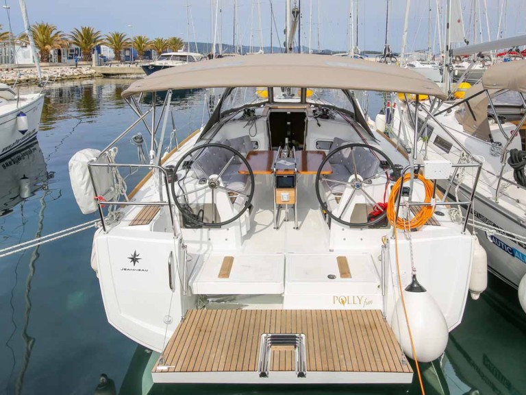 Louez un Jeanneau Sun Odyssey 349 à Jezera