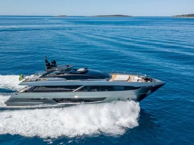 Alquiler Yate de lujo Riva con o sin  título de navegación