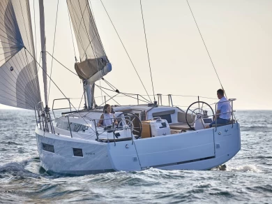 Sailboat to hire Lefkáda at the best price
