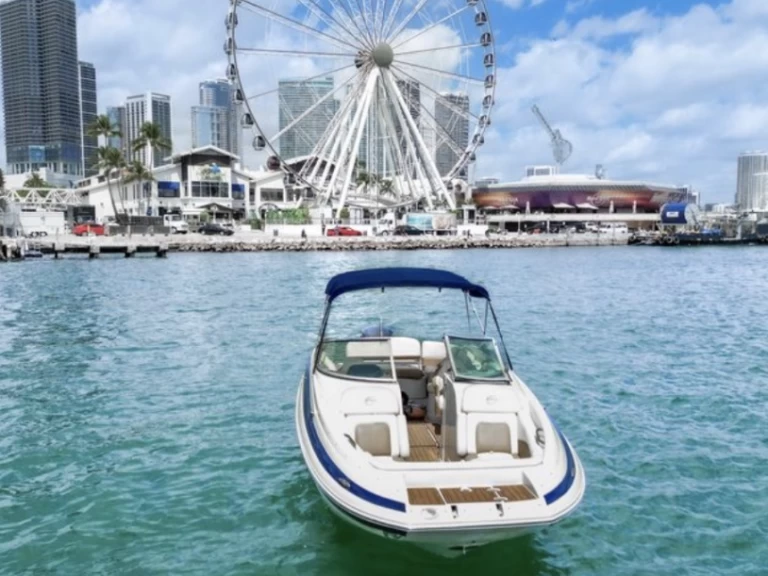 Louez un Crownline Eclipse E-4 à Miami Beach